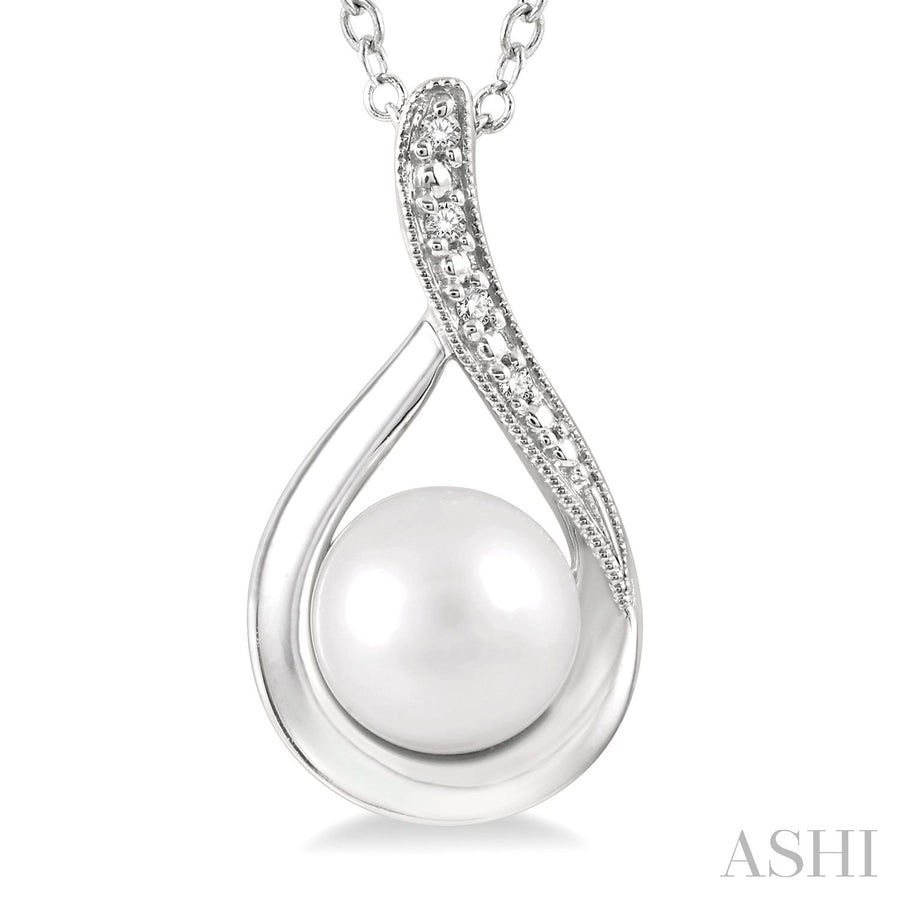 Sterling Silver Pearl and 0.02ct Diamond Necklace